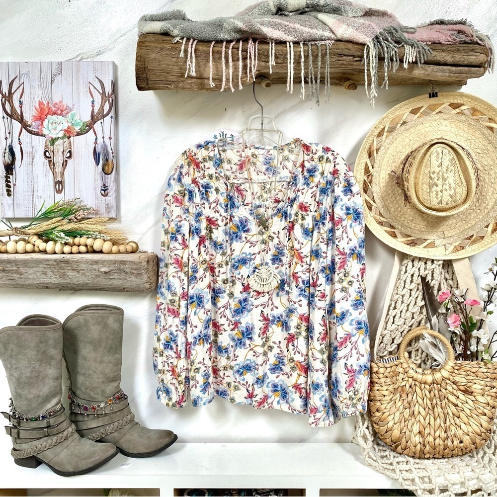 Sweet prairie floral boho blouse w cottage core/folk/peasant vibe